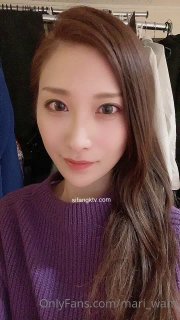 蜜桃美臀170CM大长腿，大白天阳光照射下操逼，拨开丁字裤JB磨蹭无毛骚穴，腰细大屁股后入猛顶，身材真是太棒了